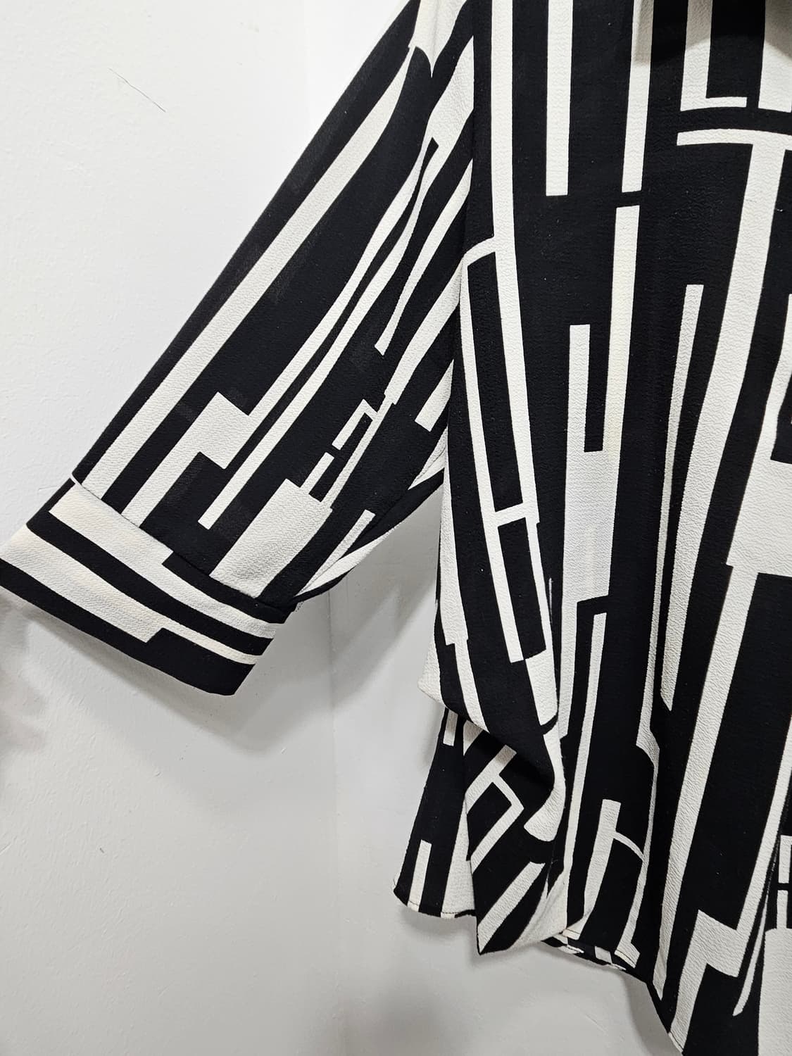 이신우(ICINOO) 기하학패턴 7부 소매 블라우스 88 상품이미지5