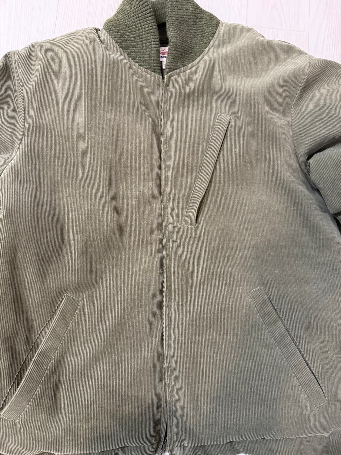 Battenwear 바튼웨어 올리브 색상 코듀로이 다운자켓 상품이미지6