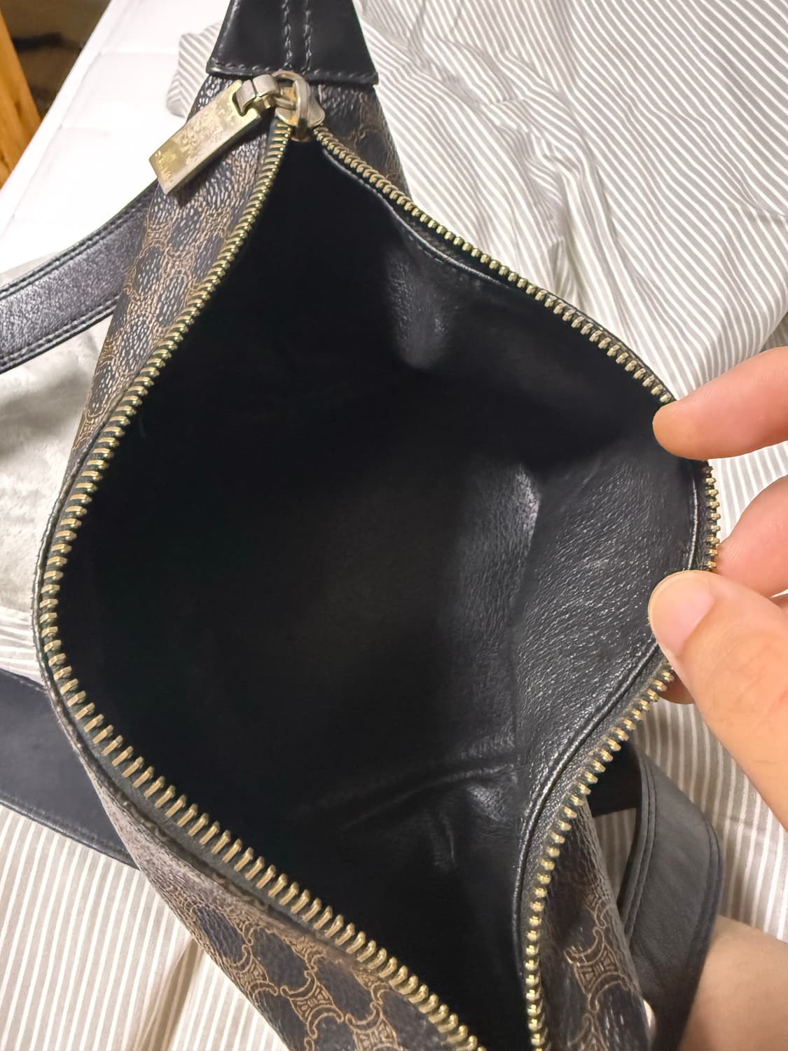 셀린느 정품 마카담 크로스백 상품이미지2