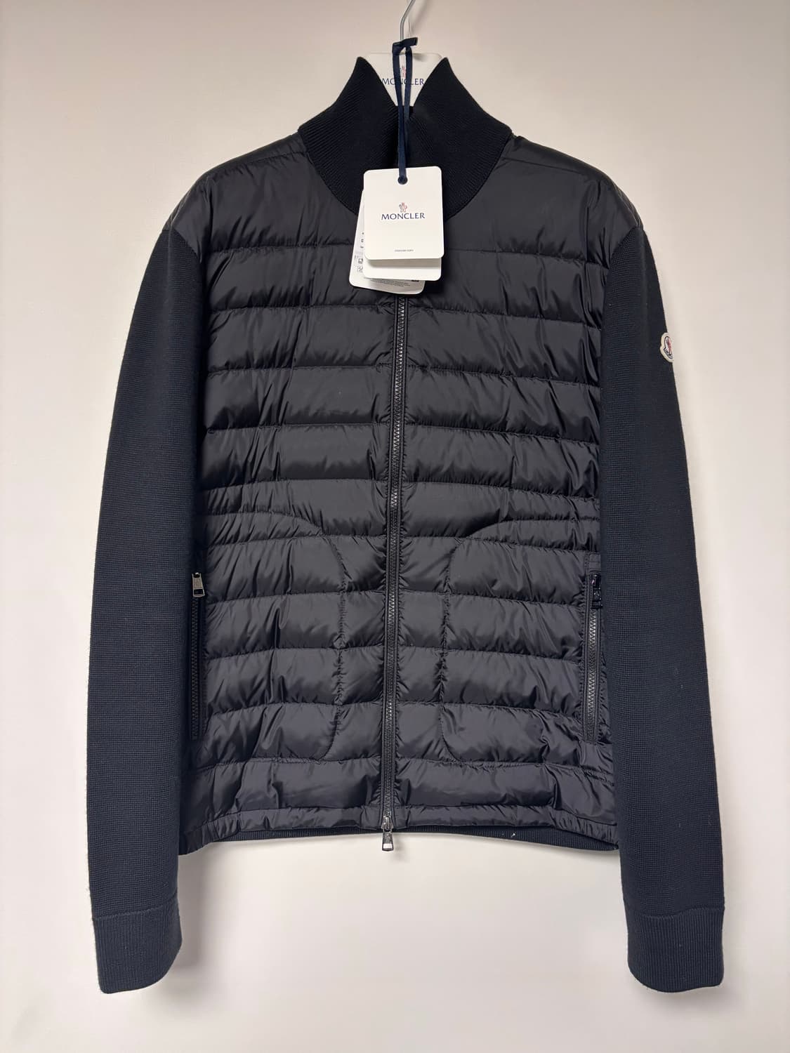 [당일배송/새상품급] 몽클레어 김현우 트리콧 니트패딩 블랙 L size 상품이미지1