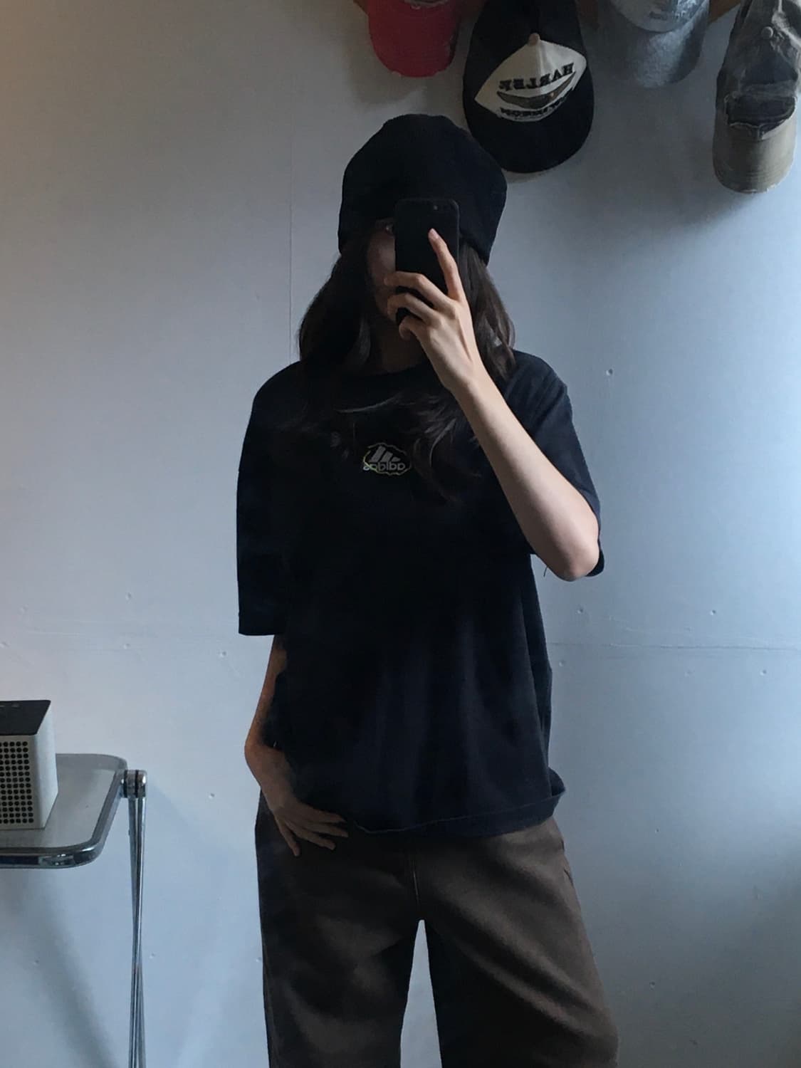 아디다스 삼선 백프린팅 반팔티 상품이미지1