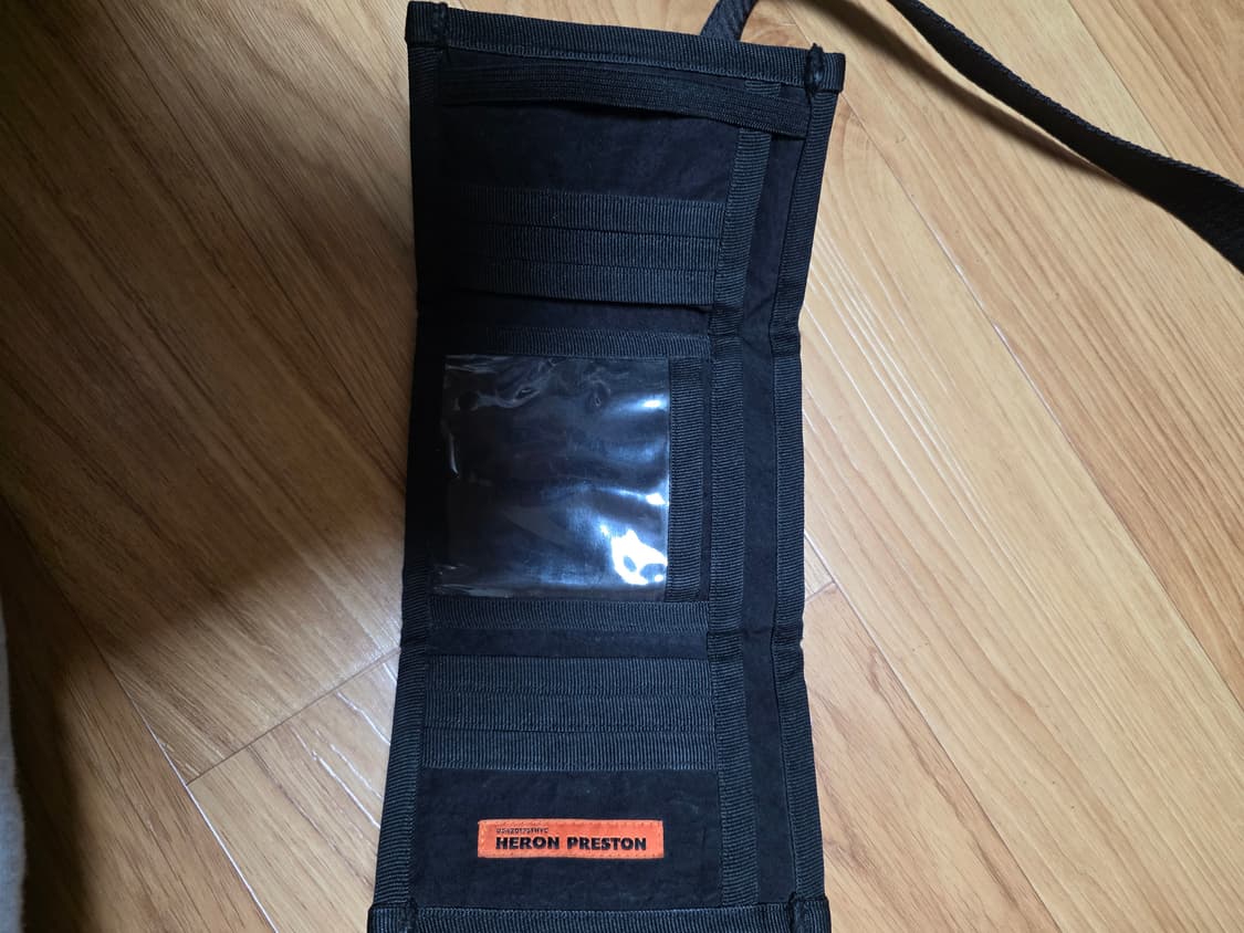 헤론 프레스톤(Heron Preston) 테크 페브릭 지갑 상품이미지3