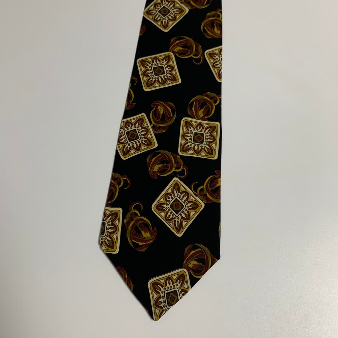 크리스찬 디올(Dior) 블랙 기하학적패턴 명품넥타이 100실크 A+ 상품이미지9