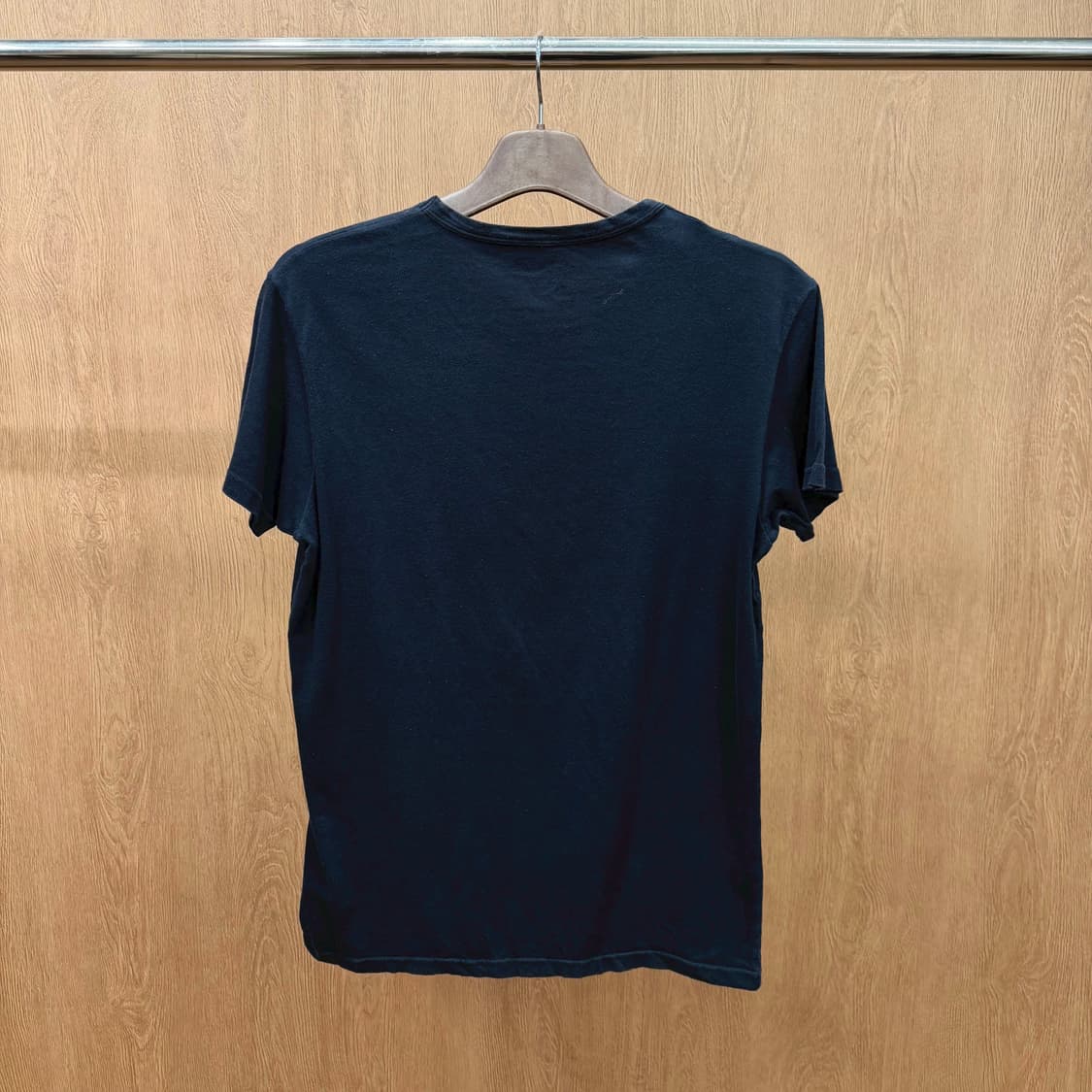 엠포리오 아르마니 라운드넥 반팔 티셔츠 로고 프린팅 디테일 블랙 상품이미지3