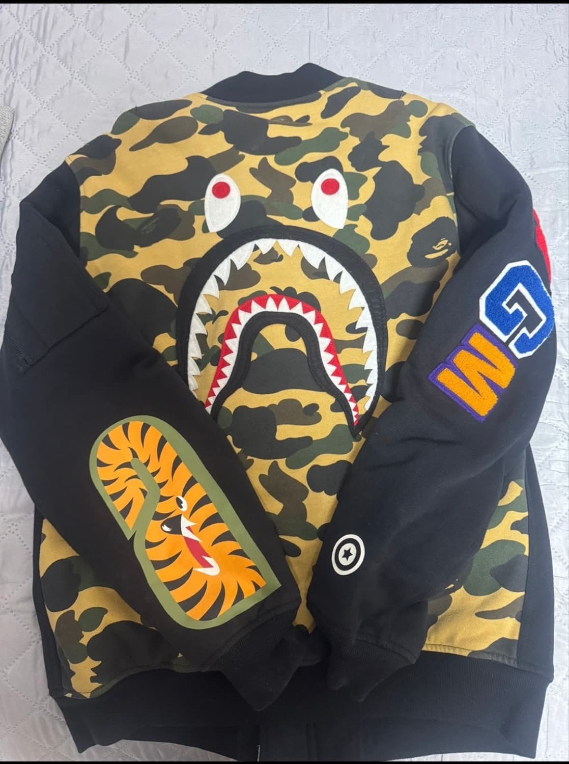 100%정품 베이프 샤크 카모 봄버 자켓 L 상품이미지1