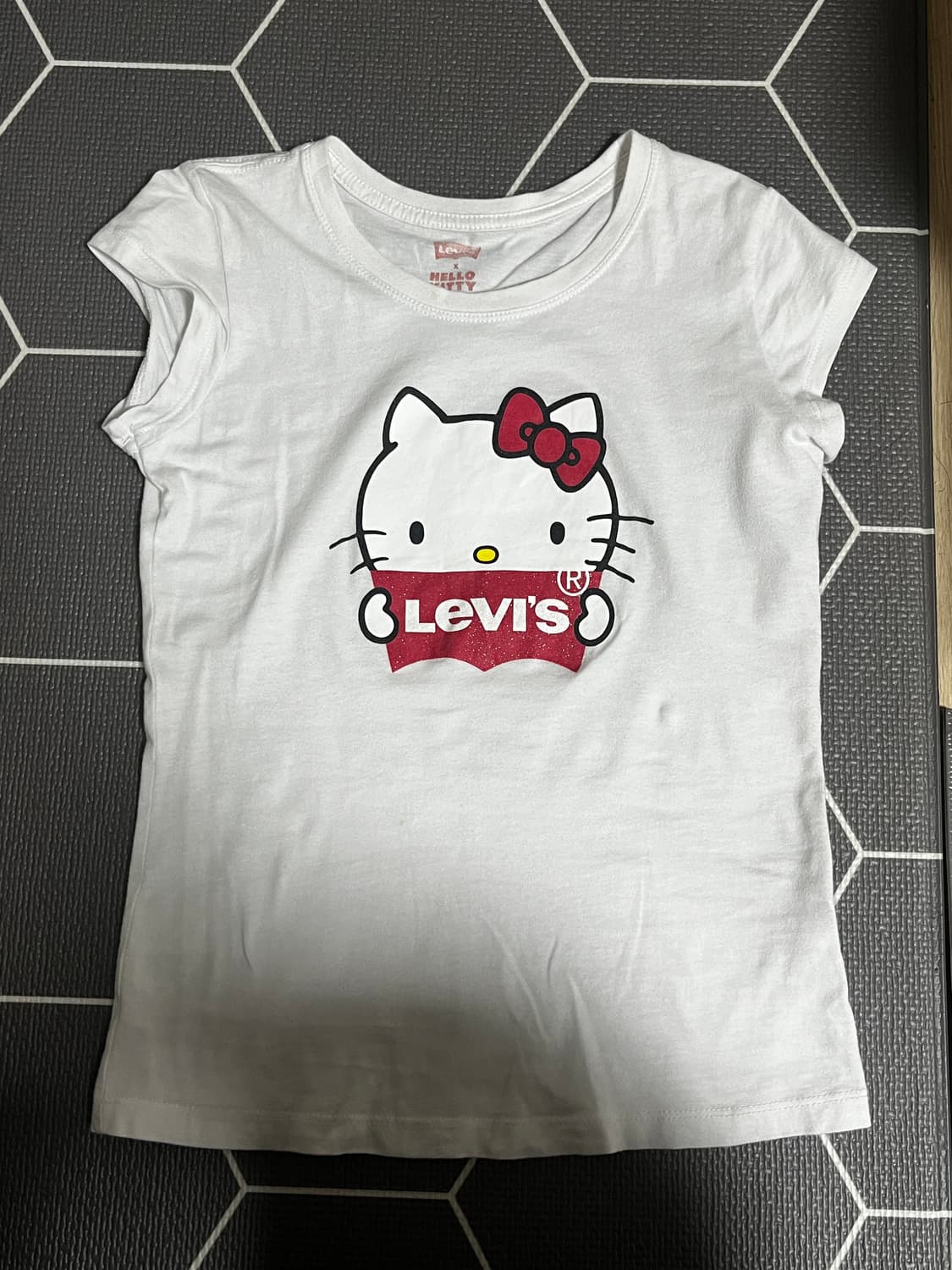 헬로키티x리바이스 걸스 반팔티 상품이미지1