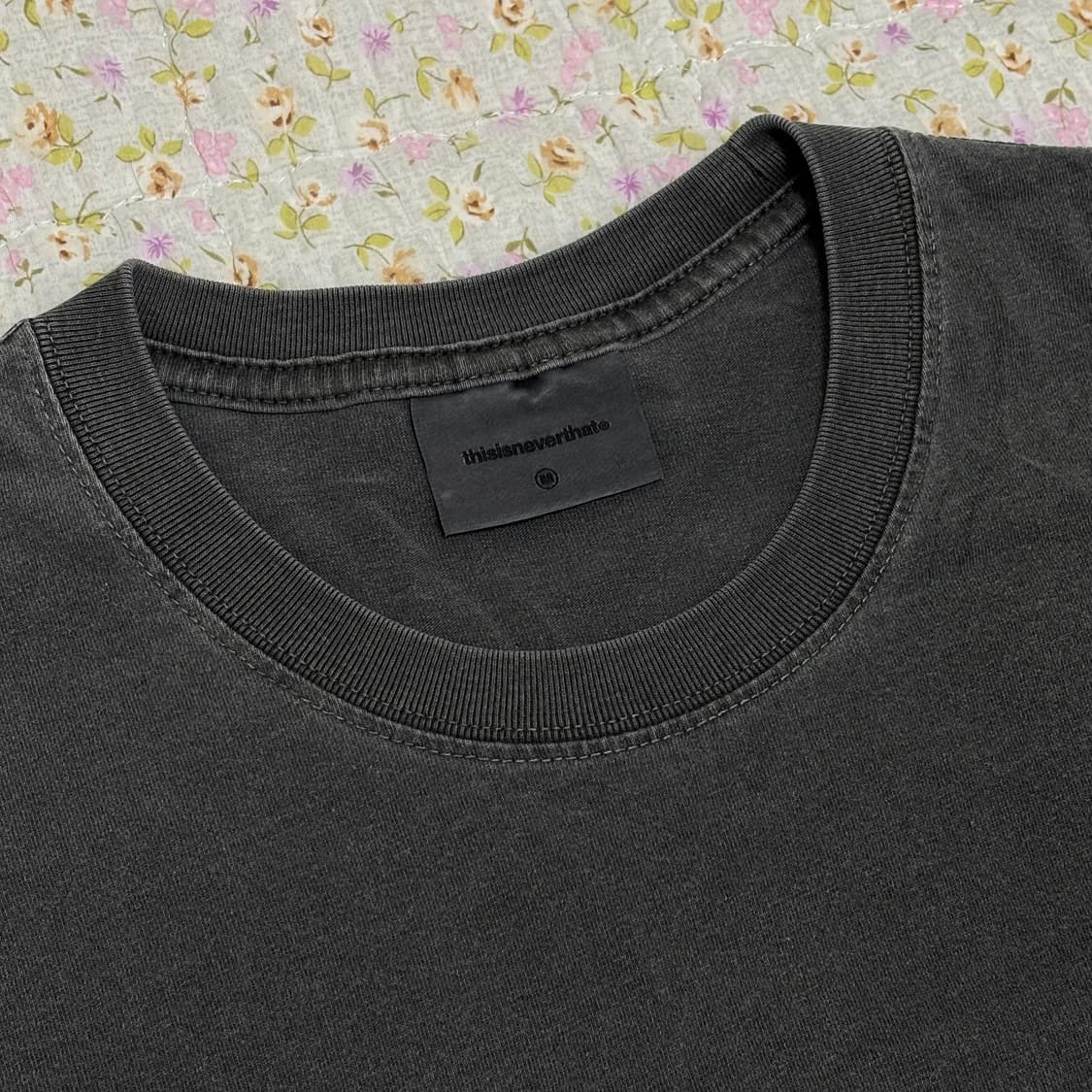 디스이즈네버댓 볼케이노 티셔츠 (남녀공용) 상품이미지2