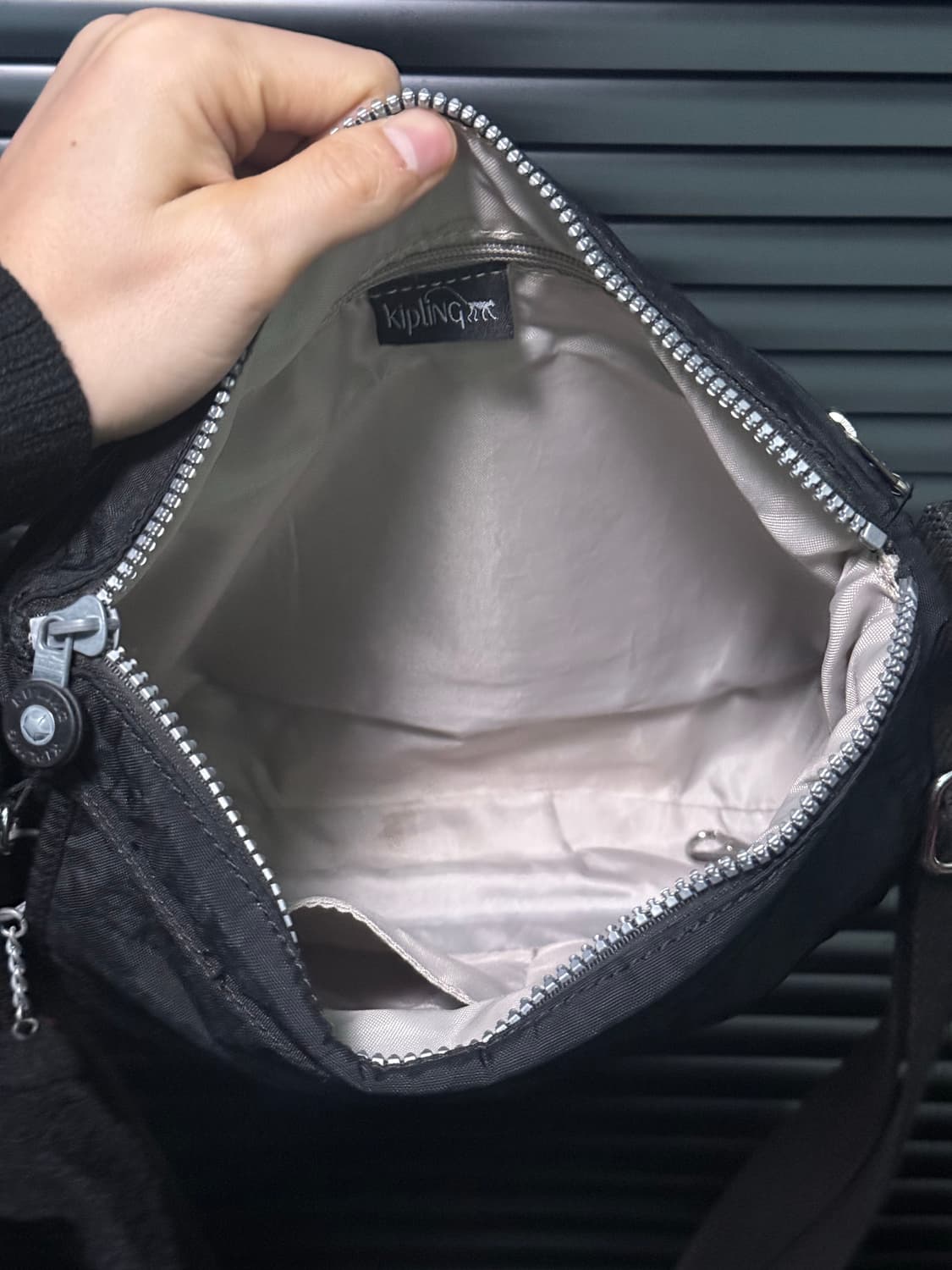 키플링 블랙 크로스백 가방 고릴라 원숭이 인형 키링 학교 Y2K 빈티지  상품이미지8