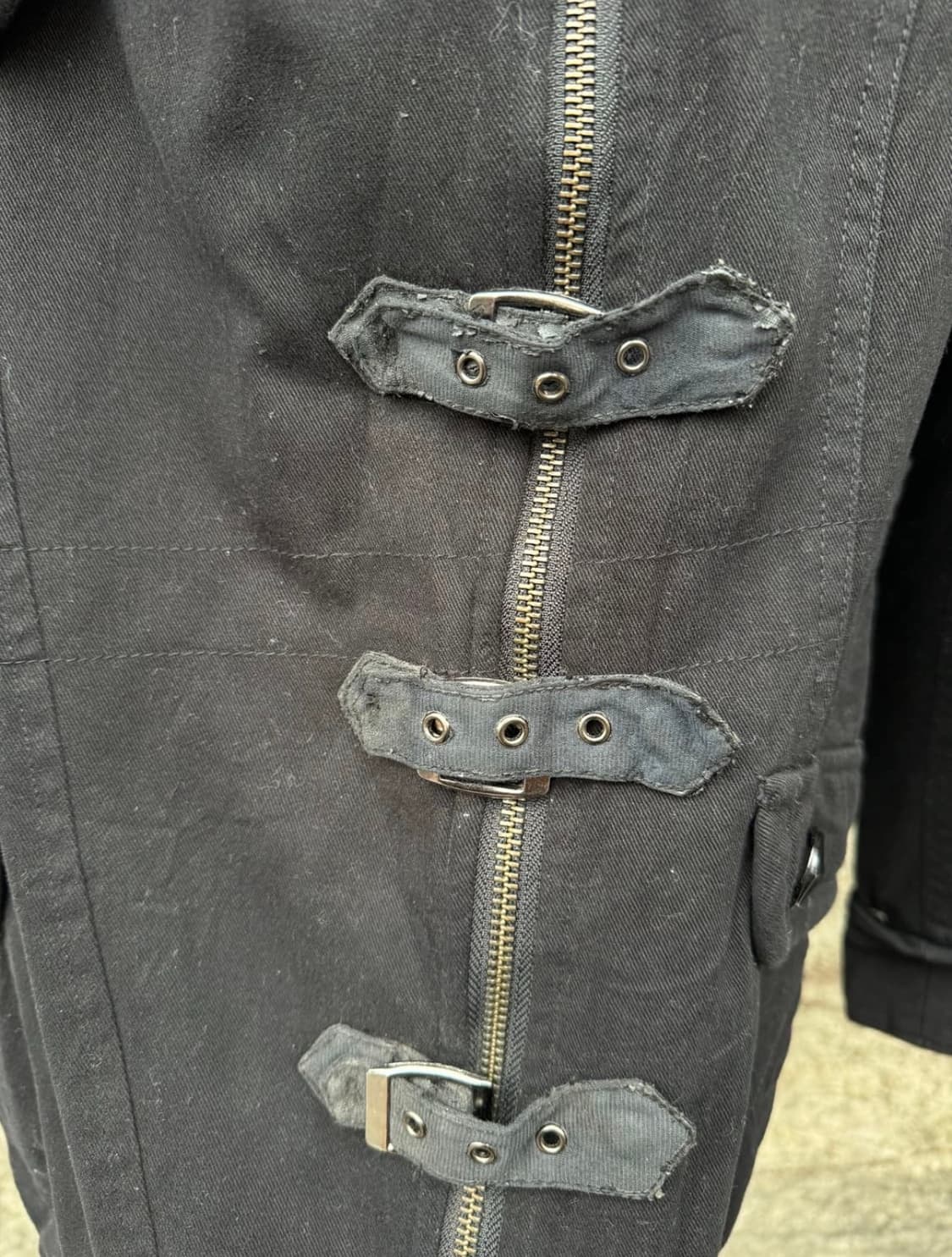 V-kei 퍼 스트랩 디테일 자켓 상품이미지4