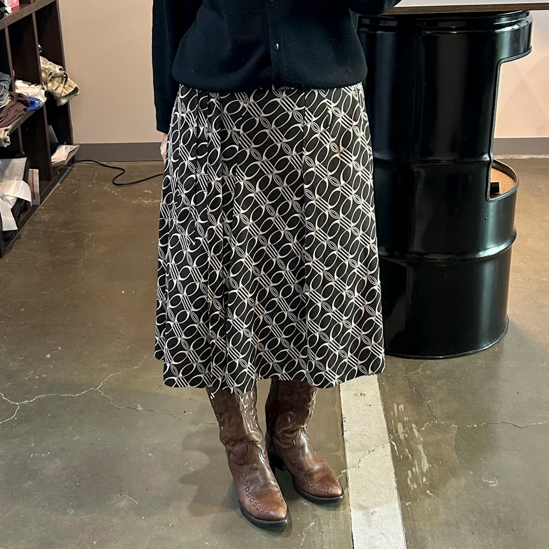 브라운 패턴 미디 스커트 상품이미지1