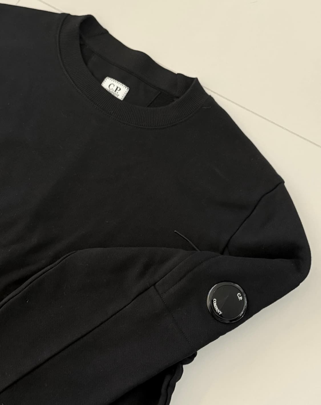 CP컴퍼니 맨투맨 블랙 정품 상품이미지1