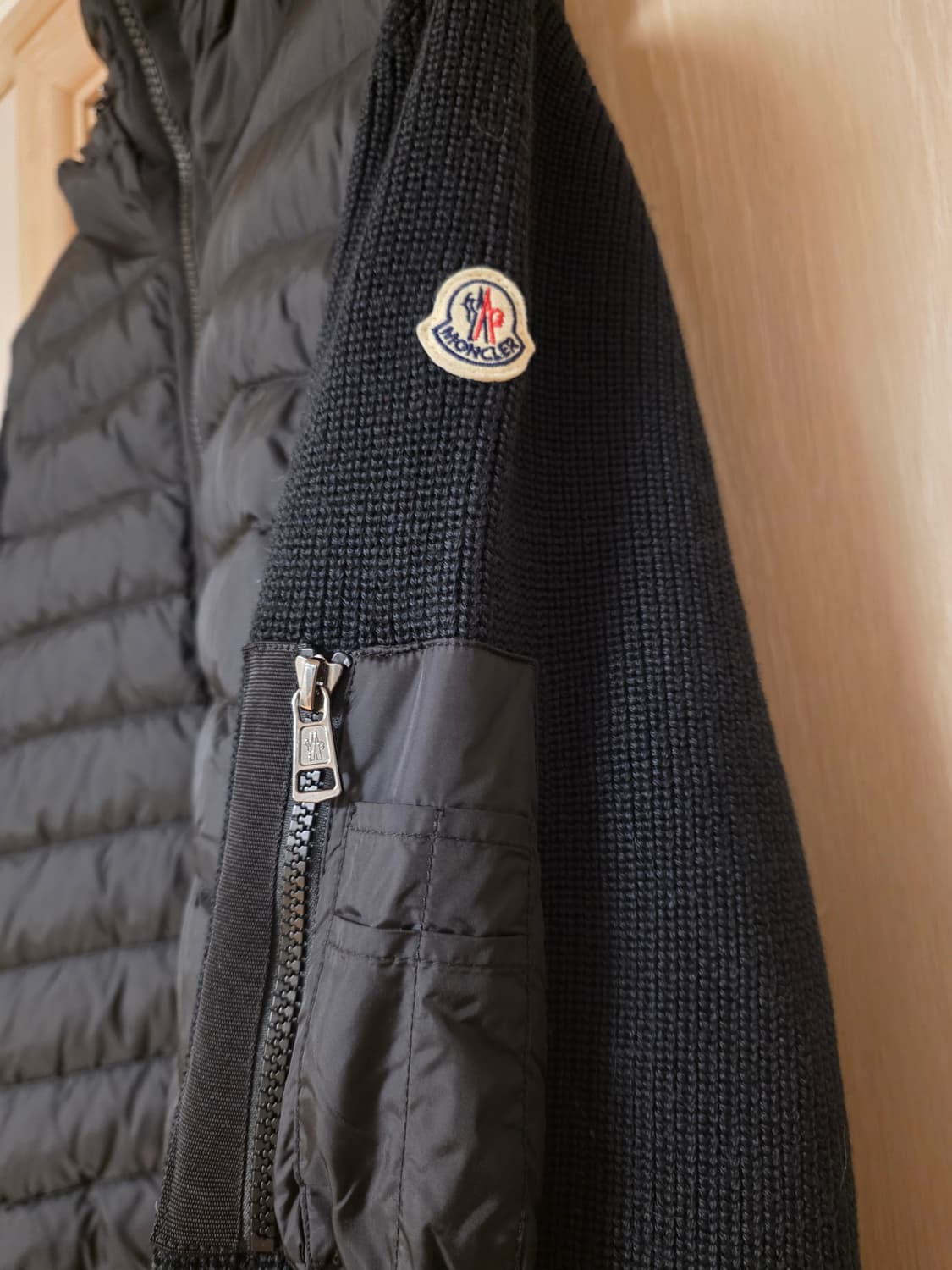 [XL] 25FW 몽클레어 니트 후드 집업 패딩 새상품급 상품이미지4