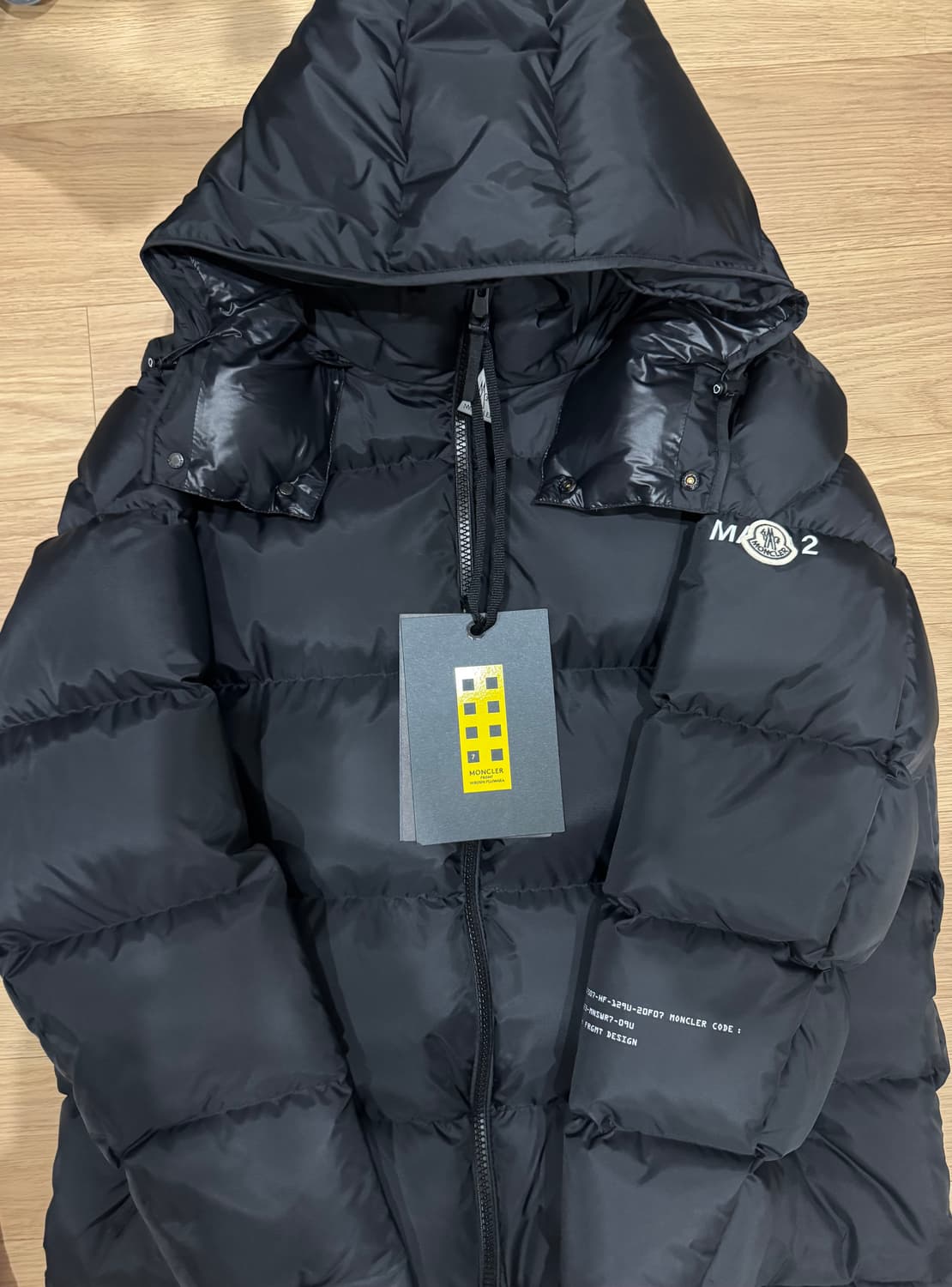 [새상품] 몽클레르 x 프라그먼트 아칸서스 쇼트 다운 상품이미지1