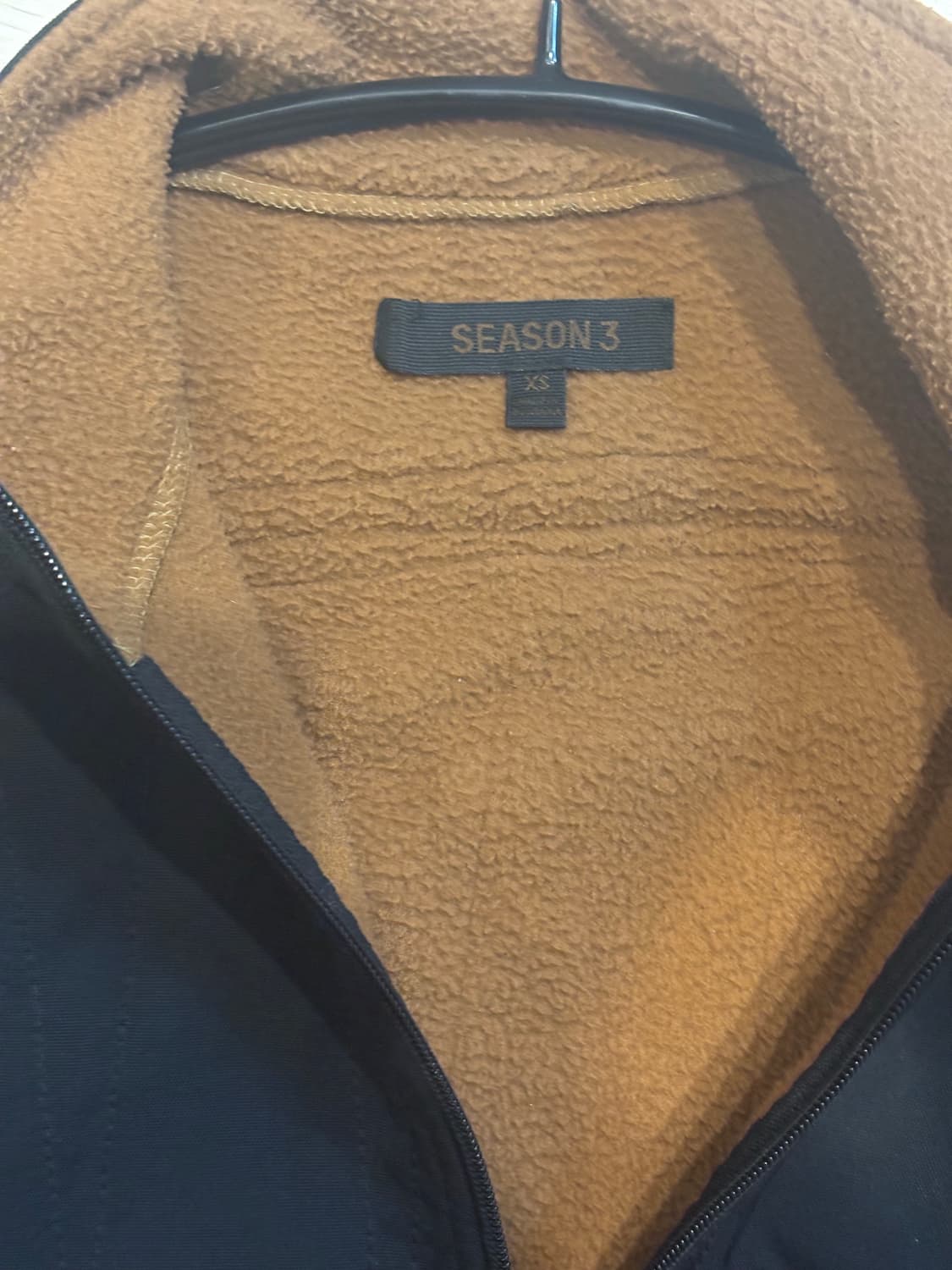Yeezy Season 3 Fleece Half Zip Letterman 상품이미지4