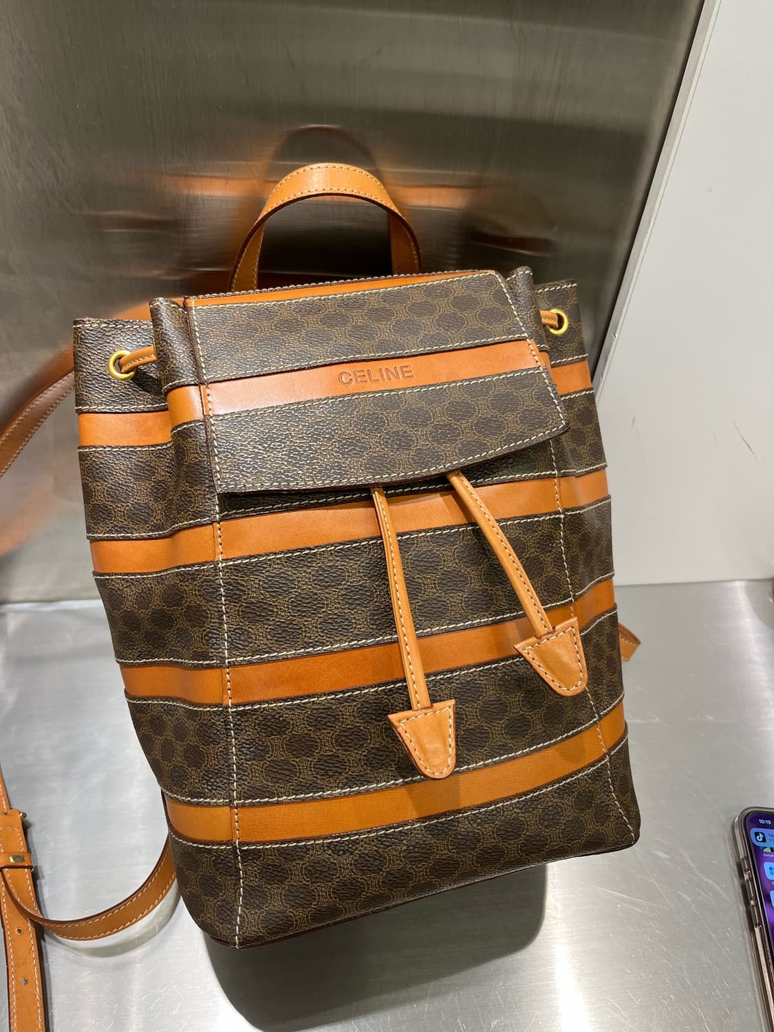 셀린 마카담 빈티지 백팩 상품이미지1