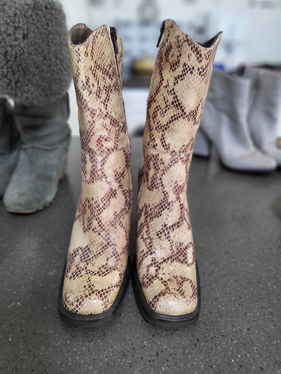 일본구매 이태리 명품브랜드 리얼뱀피 앵클 부츠 235mm 상품이미지1