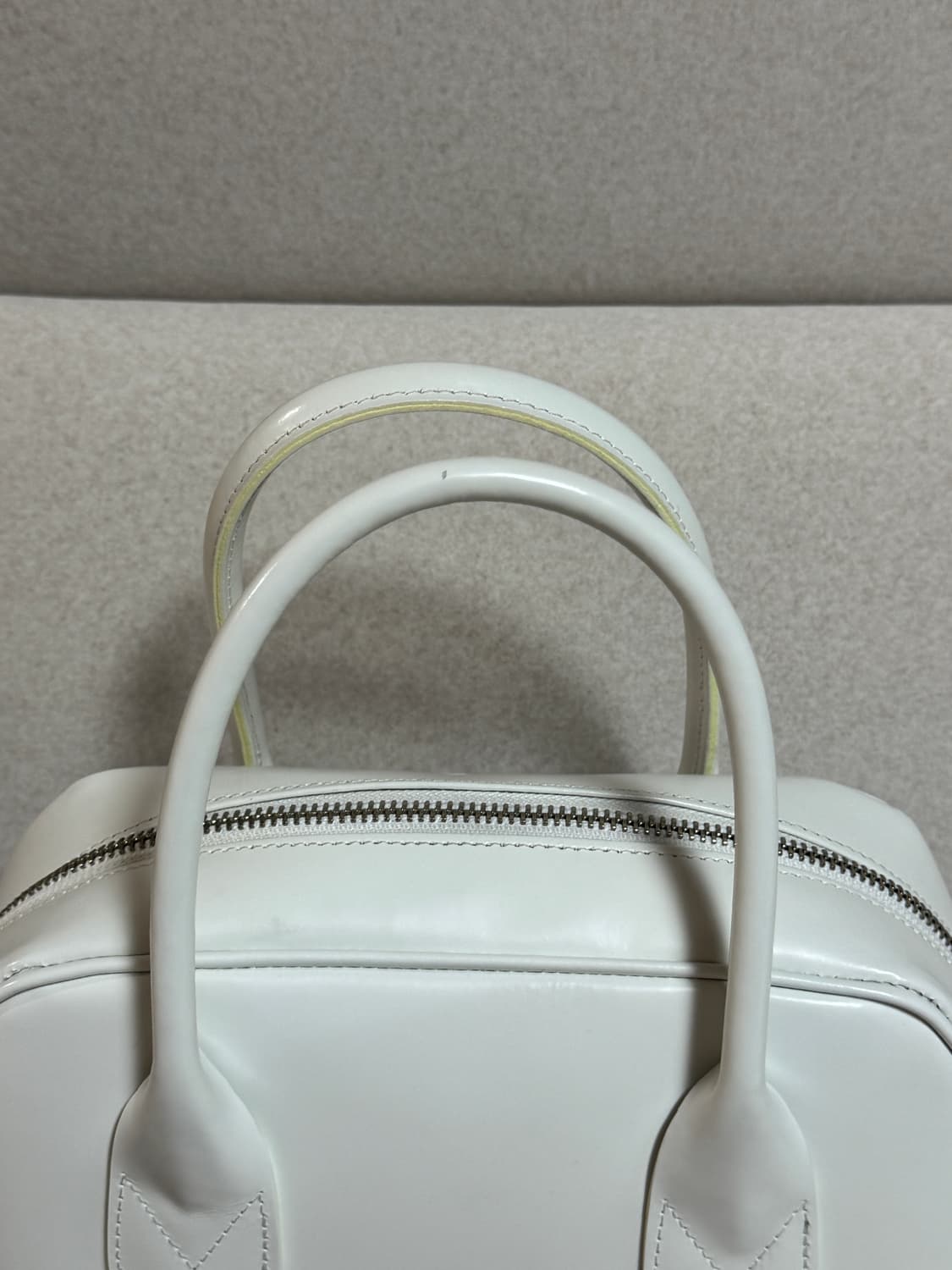 꼼데가르송 아오야마 백 라운드 화이트 3호 상품이미지4