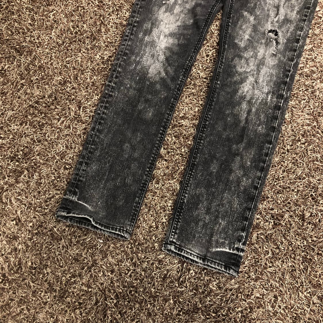 버커루 흑청 워싱 디스트로이드 디스 데님 팬츠 상품이미지3