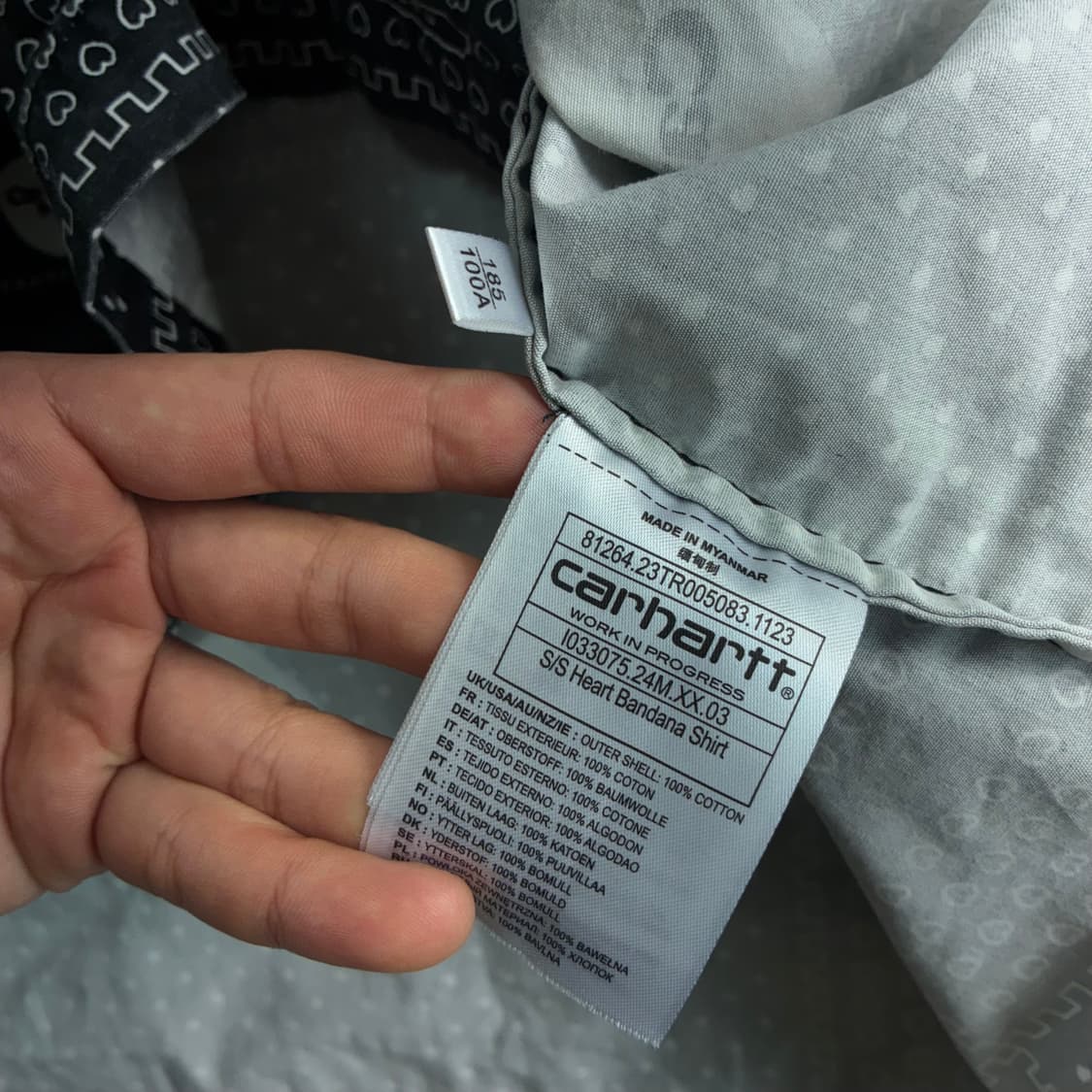 Carhartt  칼하트 WIP 하트 반다나 블랙 반팔 셔츠  상품이미지5