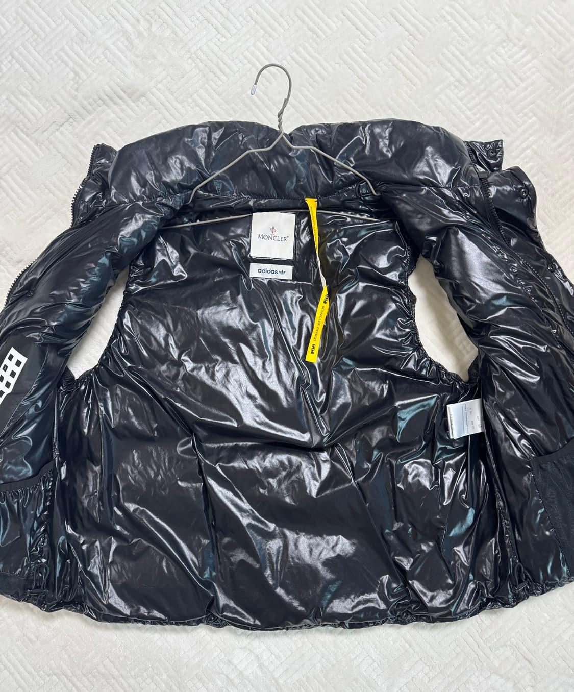 몽클레어 아디다스 콜라보 조끼패딩 상품이미지2