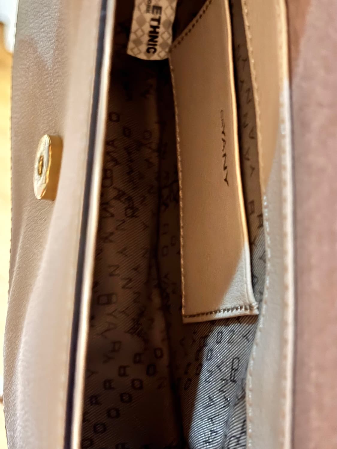 오야니 ORYANY 로티 새들 소가죽 크로스백 상품이미지5