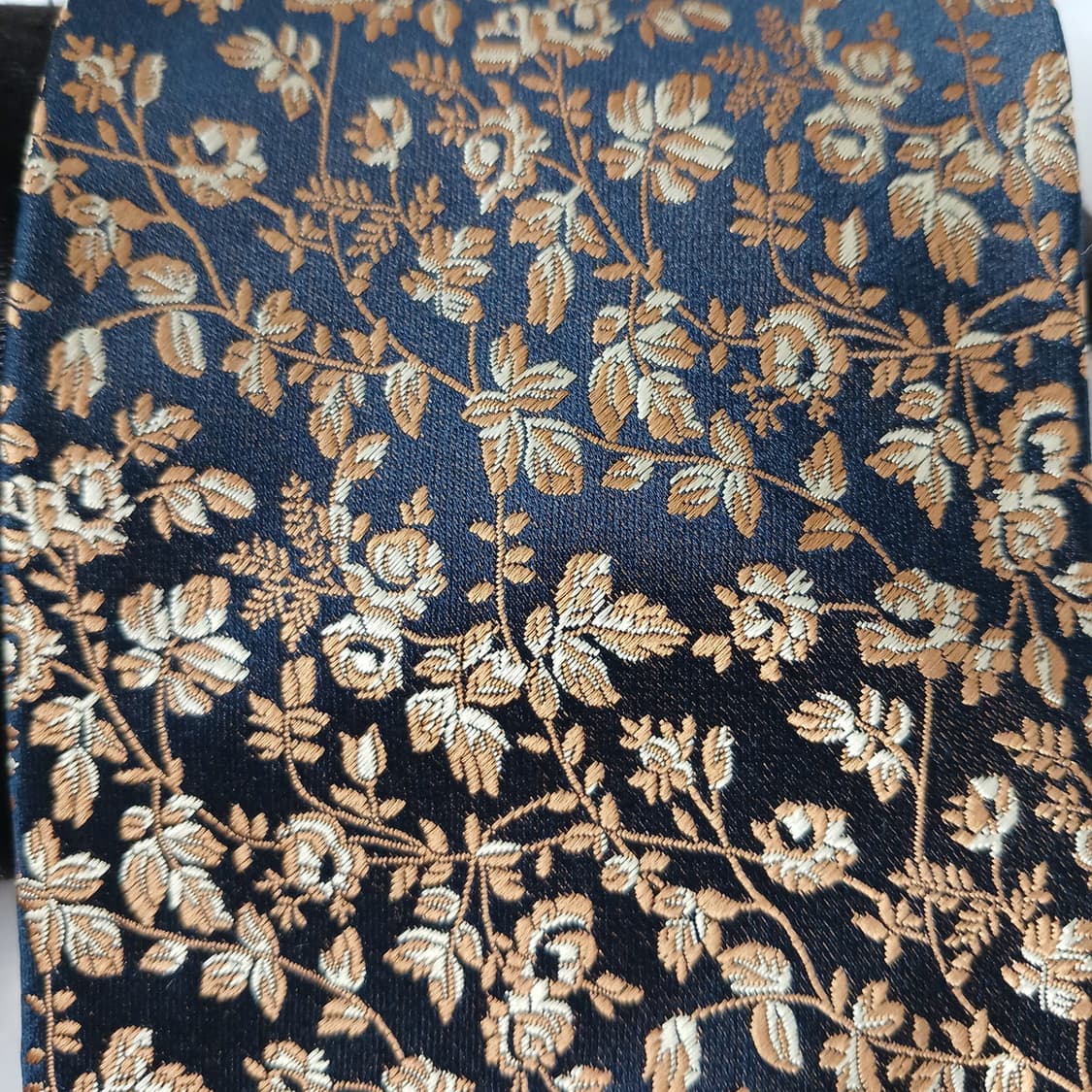 아쿠아스큐텀 실크 플로럴 자수 넥타이 9.4cm A+등급 A19435
 상품이미지8