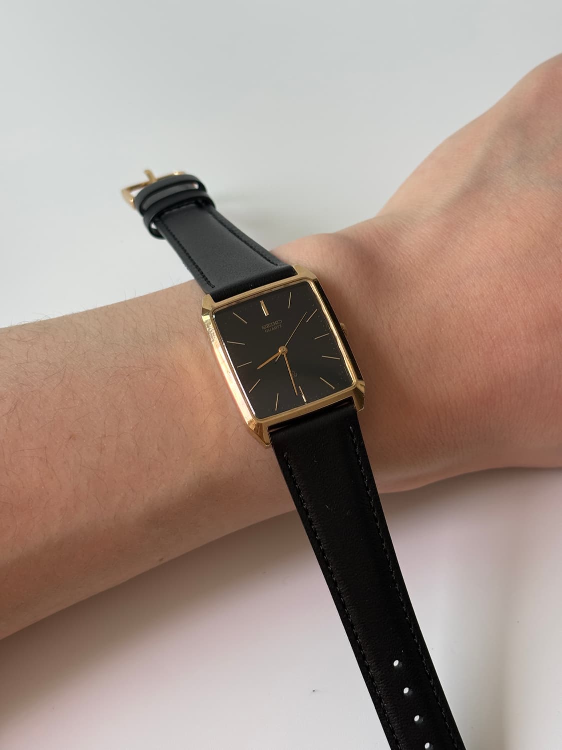 세이코 1980년대 Chariot 블랙 다이얼 골드 탱크 쿼츠 남성 상품이미지6