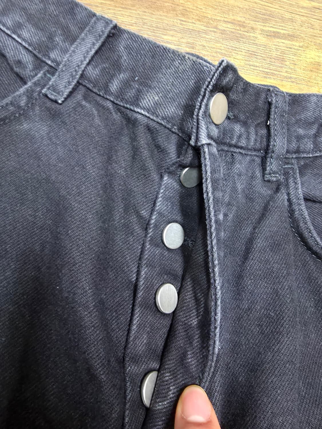 COS 블랙 데님팬츠 상품이미지5