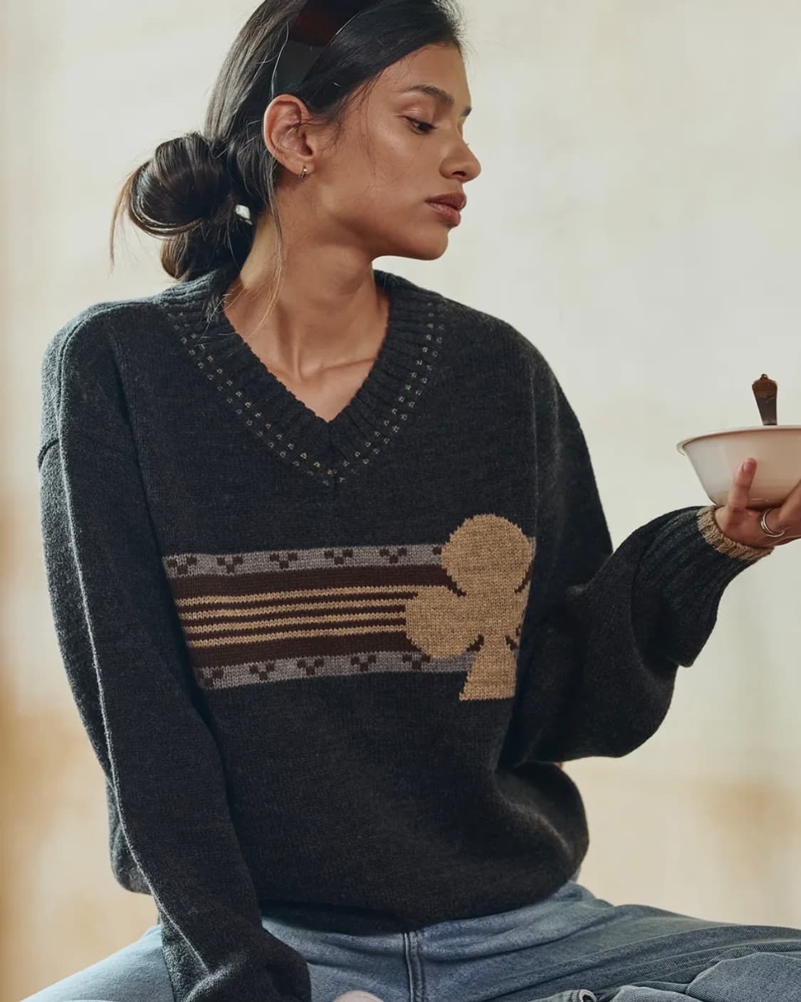 비터셀즈 클로버 브이넥 니트 구합니다 상품이미지1