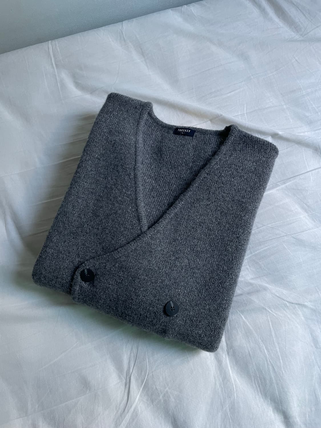 테이크이지 더블버튼 크롭 울 가디건 L 상품이미지3