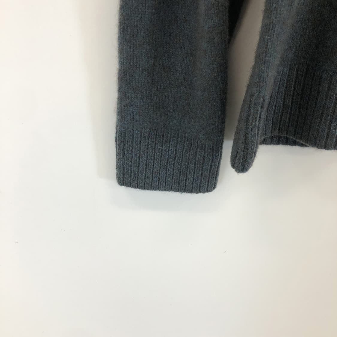 VINCE 빈스 메리노울 라운드 니트 M 상품이미지3