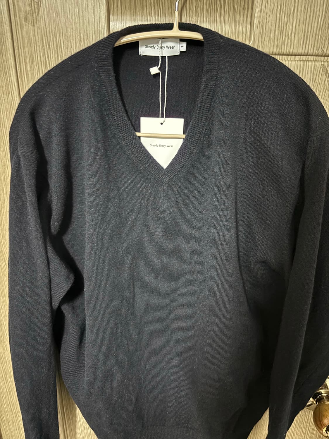 스테디에브리웨어 스탠다드 울 브이넥 니트 다크네이비 1사이즈 상품이미지1