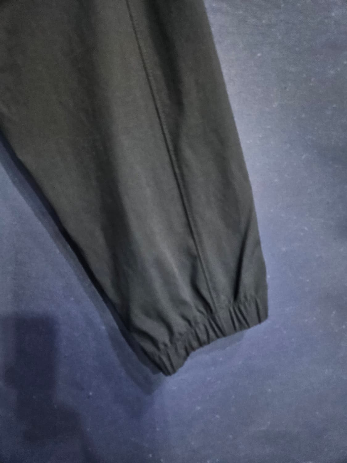네파 블랙 남성 세미오버핏 95 바스락 포켓 긴팔티  상품이미지5