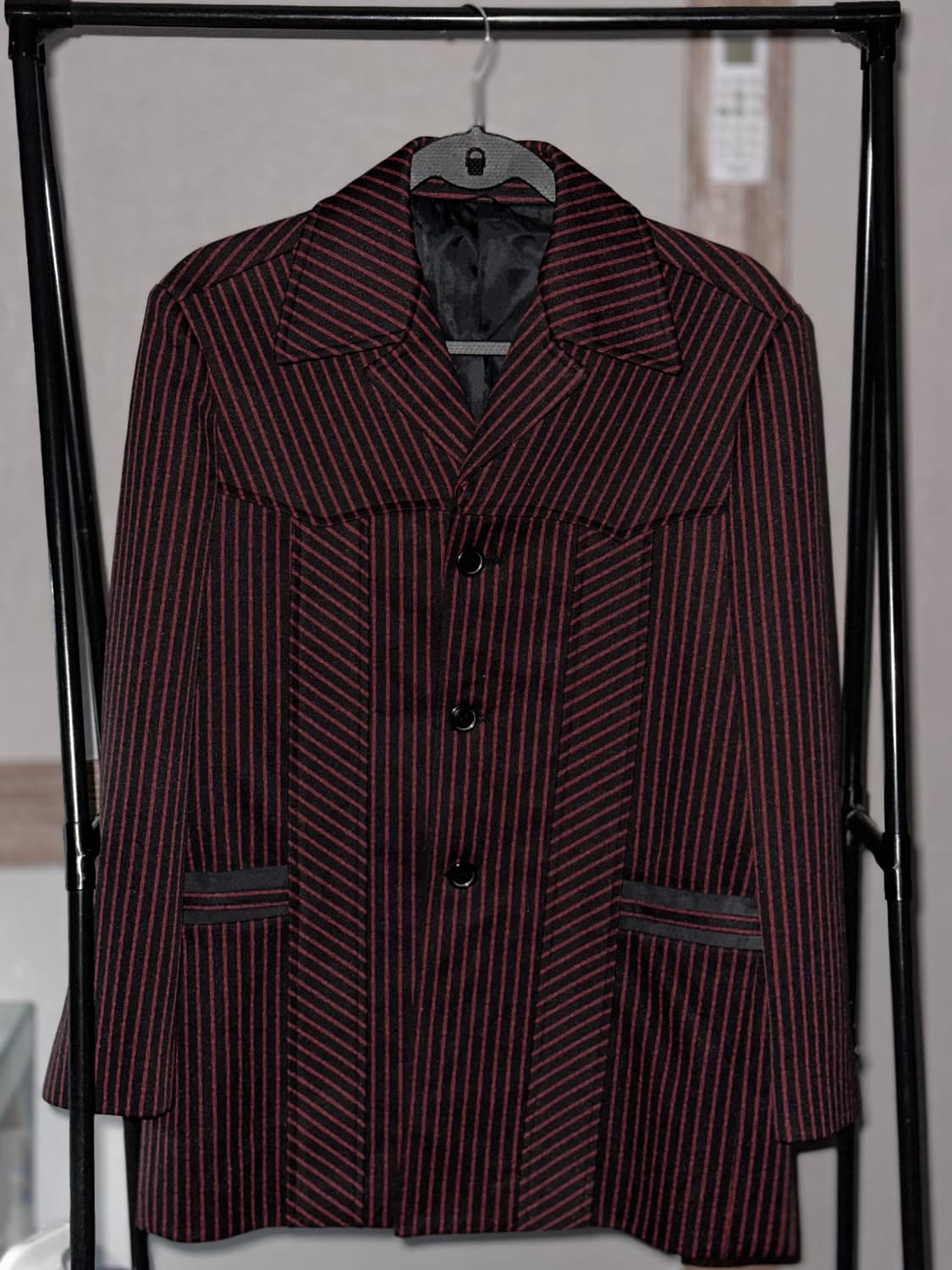 고딕 레드 스트라이프 자켓 상품이미지1