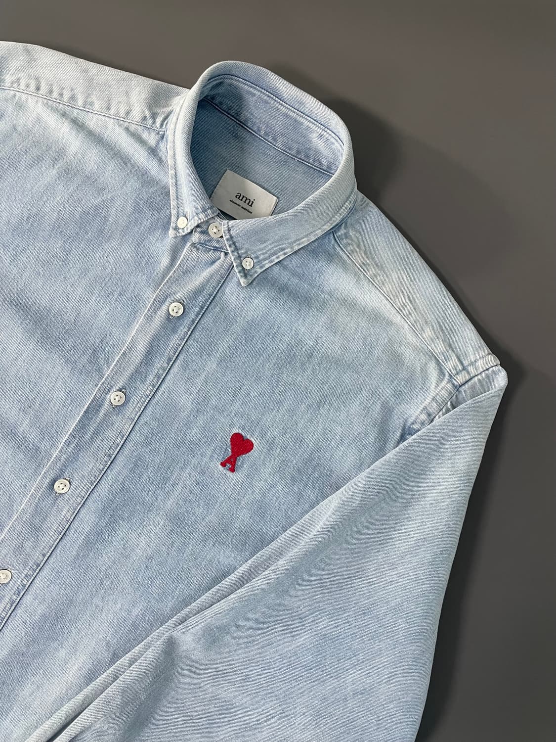 AMI 아미 스몰 하트 자수 로고 데님 셔츠 상품이미지3
