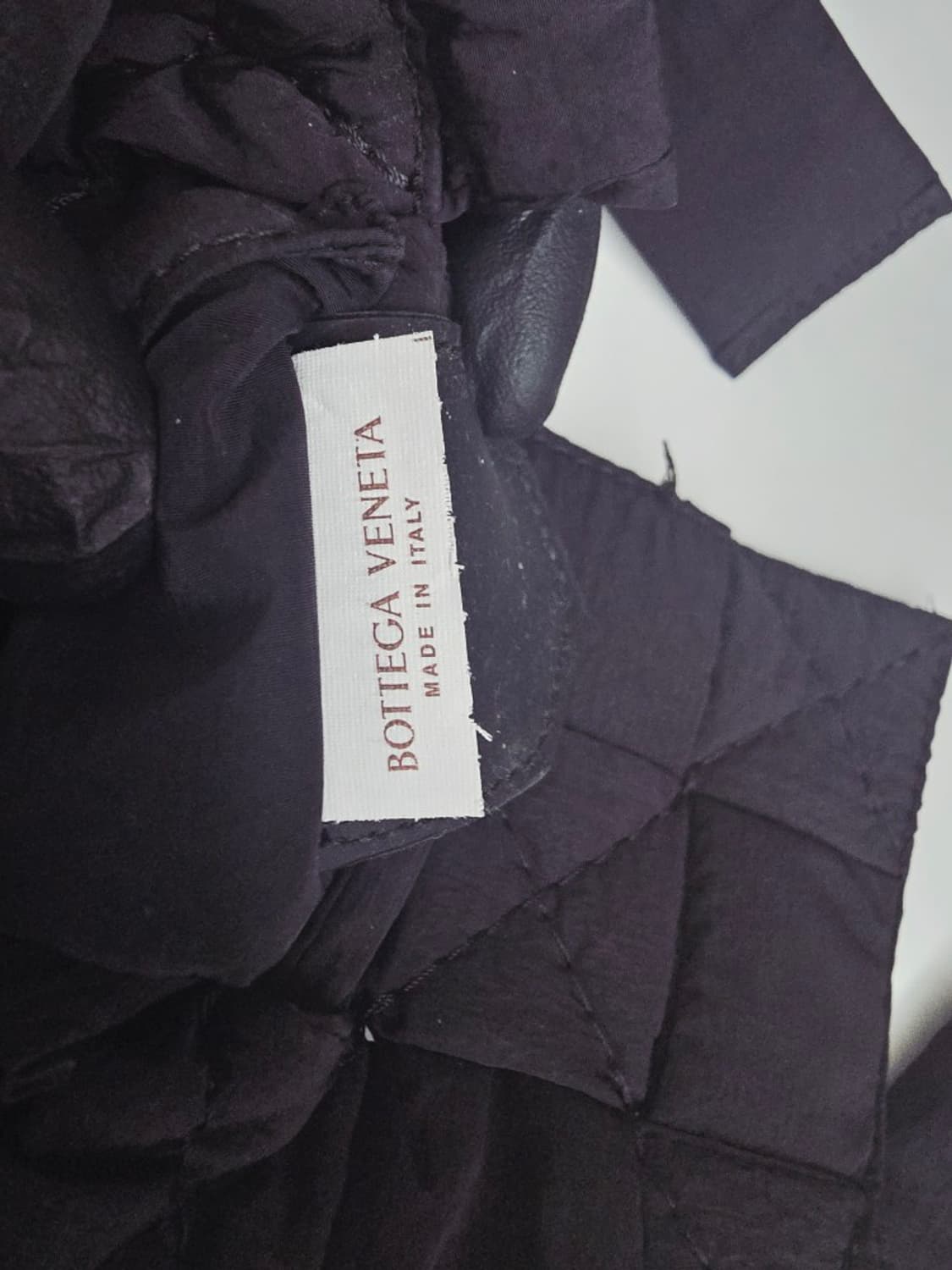 보테가 베네타 패딩 카세트백 미니 (상태 매우좋음) 상품이미지5