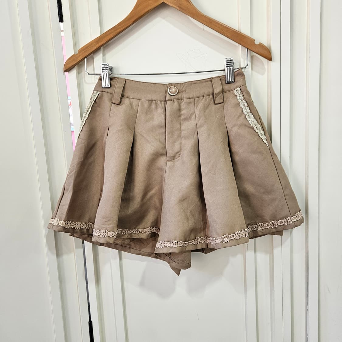 엑시즈팜(axes femme) 레이스 트리밍 스커트팬츠 상품이미지1