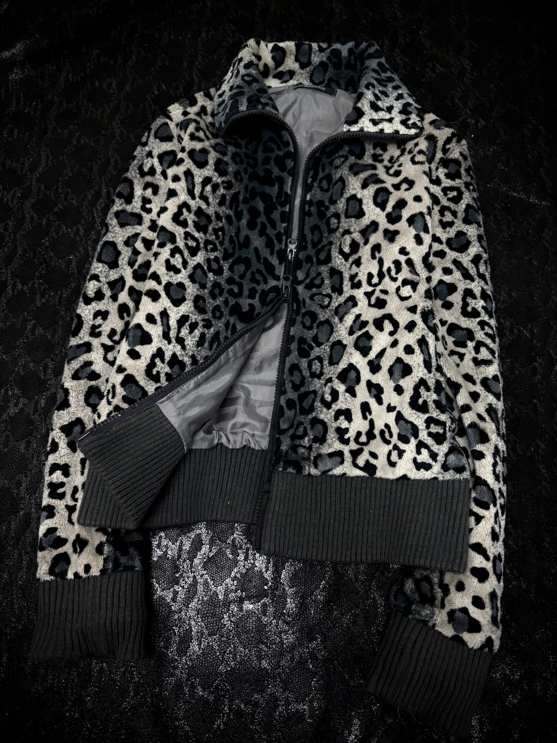 “Vintage” Black Leopard 2-way Fleece Zip 상품이미지5