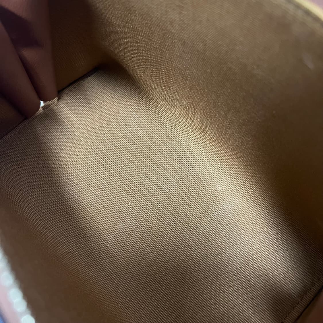 셀린느 트리옹프 자수 로고 체인 클러치 가방 크로스백 상품이미지7