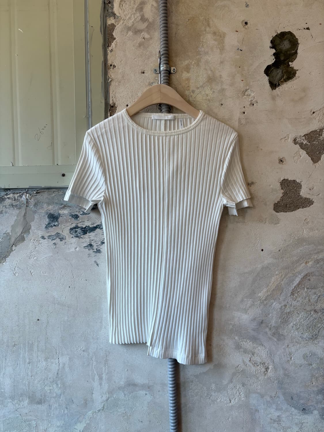 Helmut Lang Asymmetric White Pleats Top 상품이미지1
