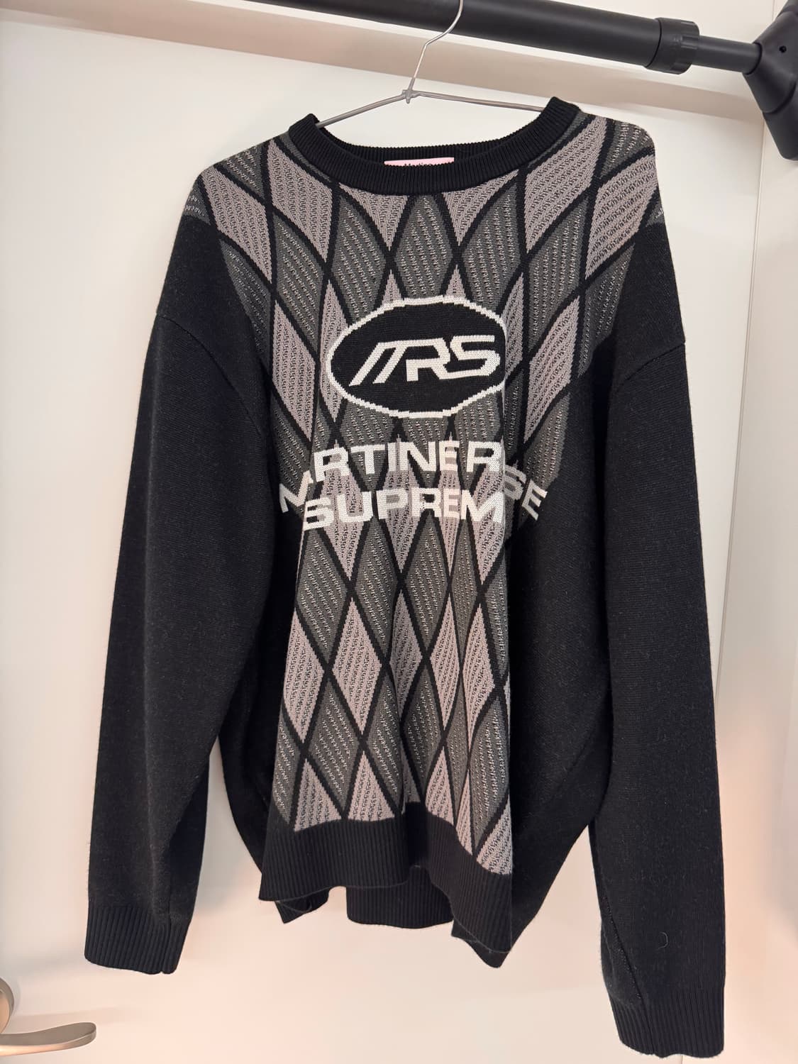 마틴로즈 슈프림 콜라보 니트 판매합니다 L사이즈 상품이미지1
