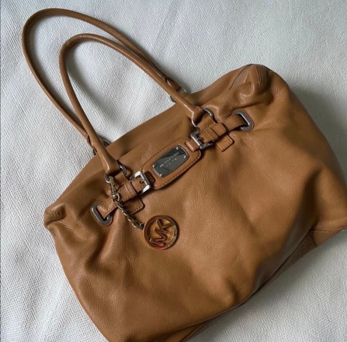Michael kors 소가죽 빅 레더 숄더백 카멜 상품이미지1