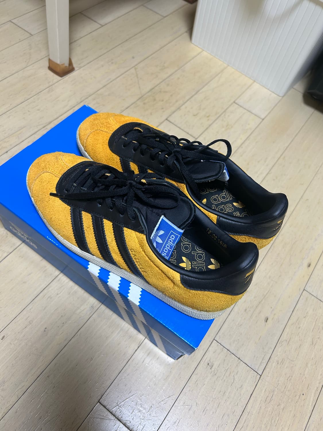 아디다스 가젤 75주년 팀 유니버시티 골드 상품이미지1