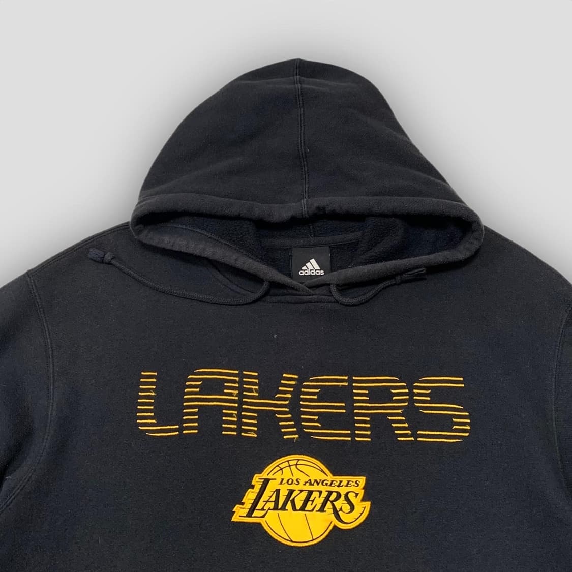 아디다스 x LA레이커스 블랙 후드티 상품이미지2