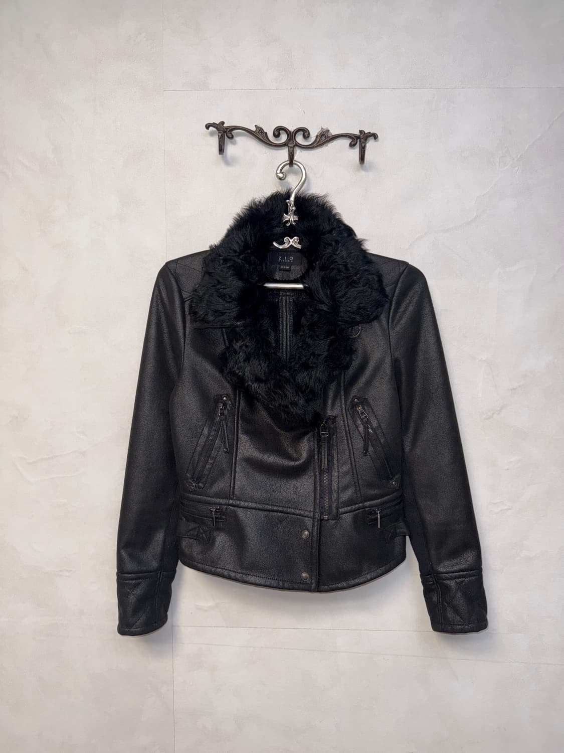 Black lamb fur side buckle mustang 상품이미지1