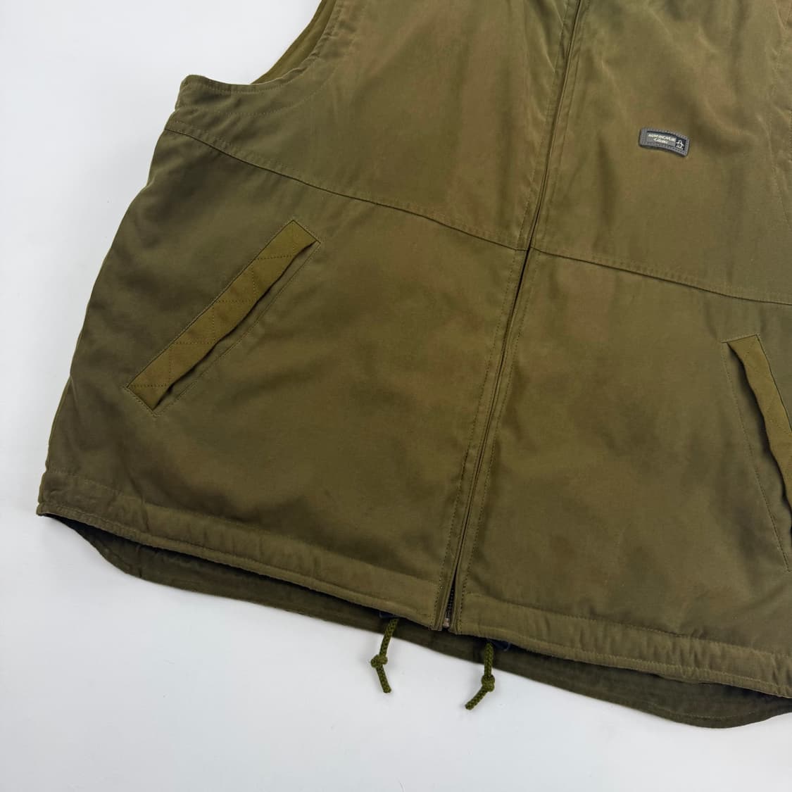 먼싱웨어 클래식 카키 패딩조끼 상품이미지4