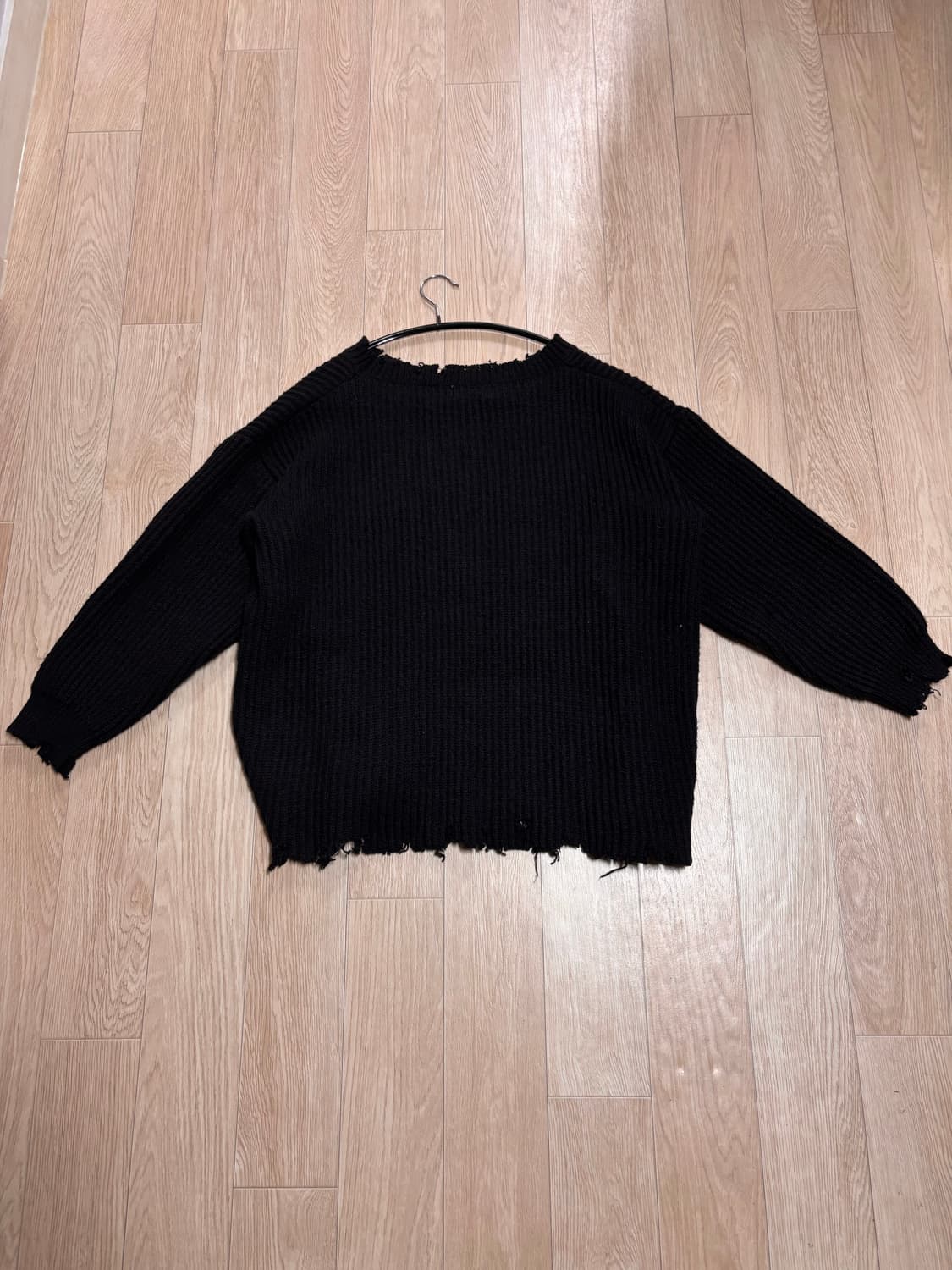 십자가 데미지 니트 상품이미지2