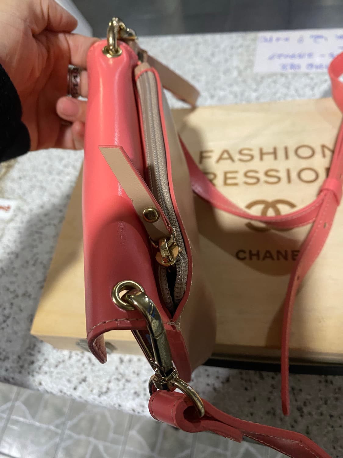 아틀리에 파크 미니 크로스백 코랄 핑크 상품이미지4