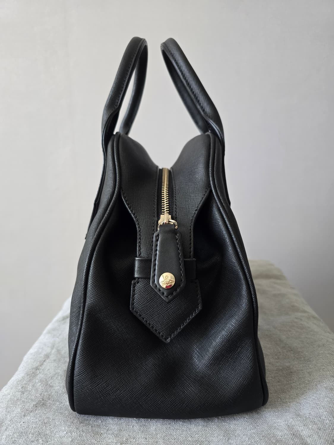 Vivienne Westwood 야스민 미디움 ORB 로고 블랙 상품이미지2