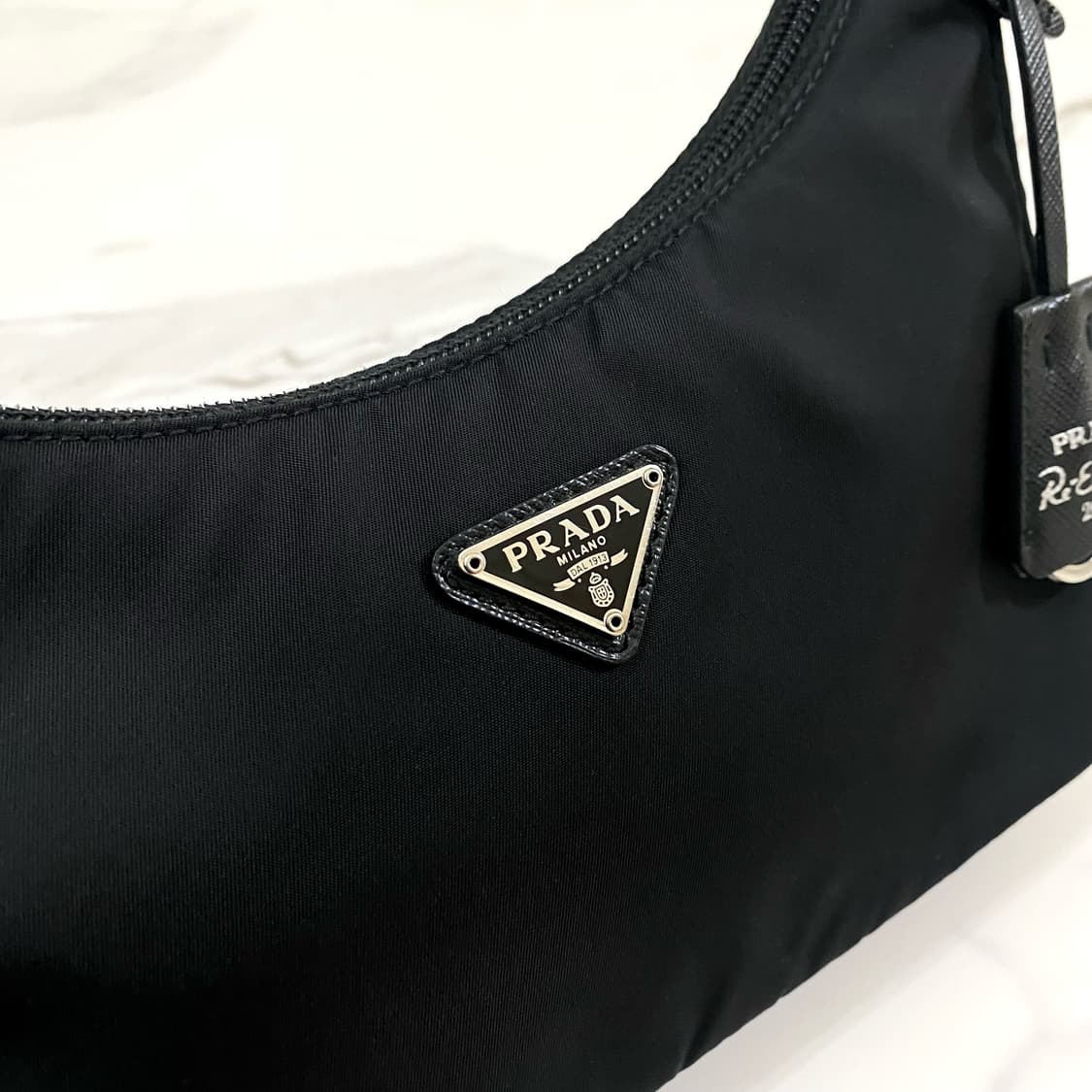 거의새것 프라다 리에디션 2000 리나일론 숄더백 블랙 1NE515 상품이미지7